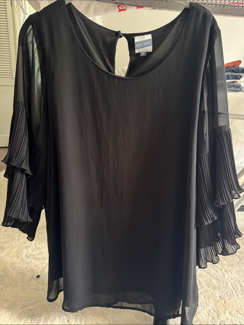Meri Skye Black Ruffle Sleeve Tunic Top